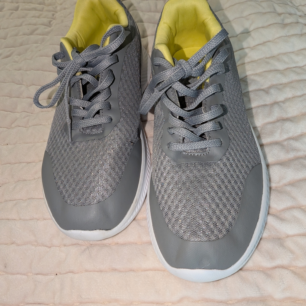 Women’s Gray Athletic Sneakers with Yellow Lining Sz 10
